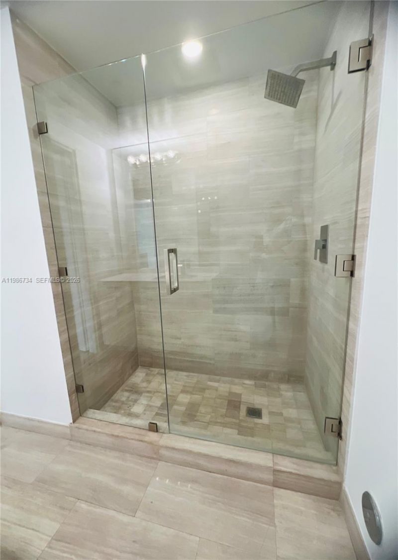 1300 Brickell Bay Dr, Unit 1606, Miami, FL 33131 Photo