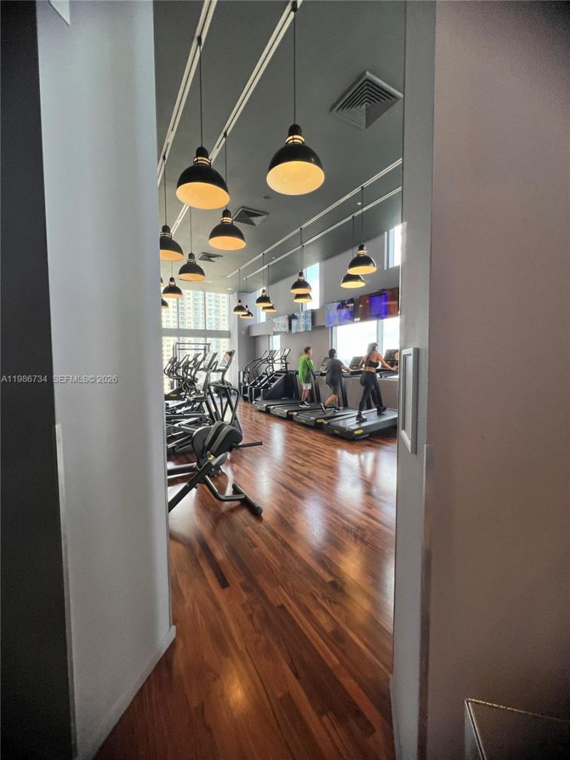 1300 Brickell Bay Dr, Unit 1606, Miami, FL 33131 Photo