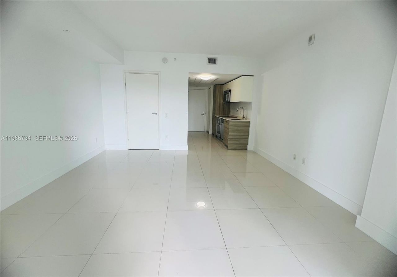 1300 Brickell Bay Dr, Unit 1606, Miami, FL 33131 Photo