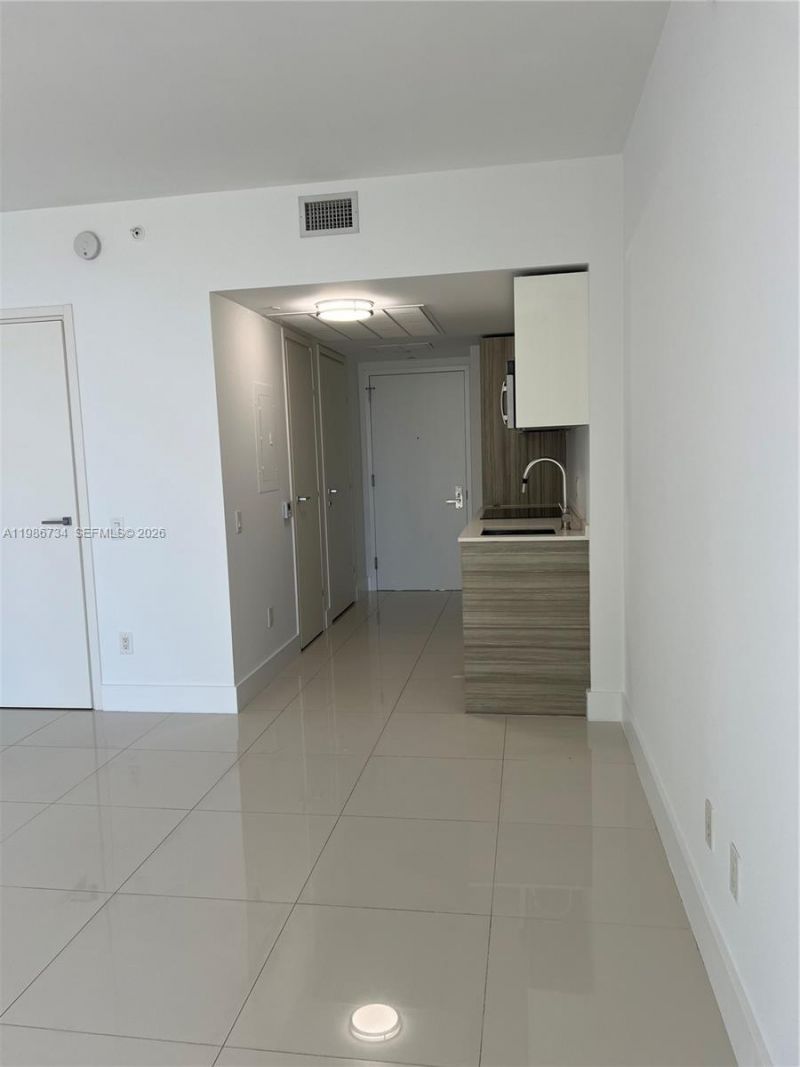 1300 Brickell Bay Dr , Unit 1606, Miami, FL 33131 Photo