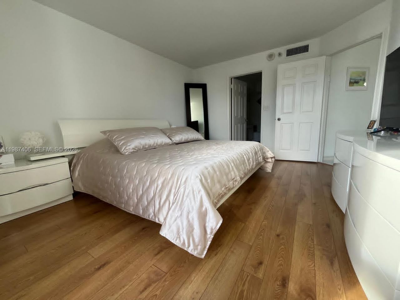 3530 Mystic Pointe Dr , Unit 1412, Aventura, FL 33180 Photo