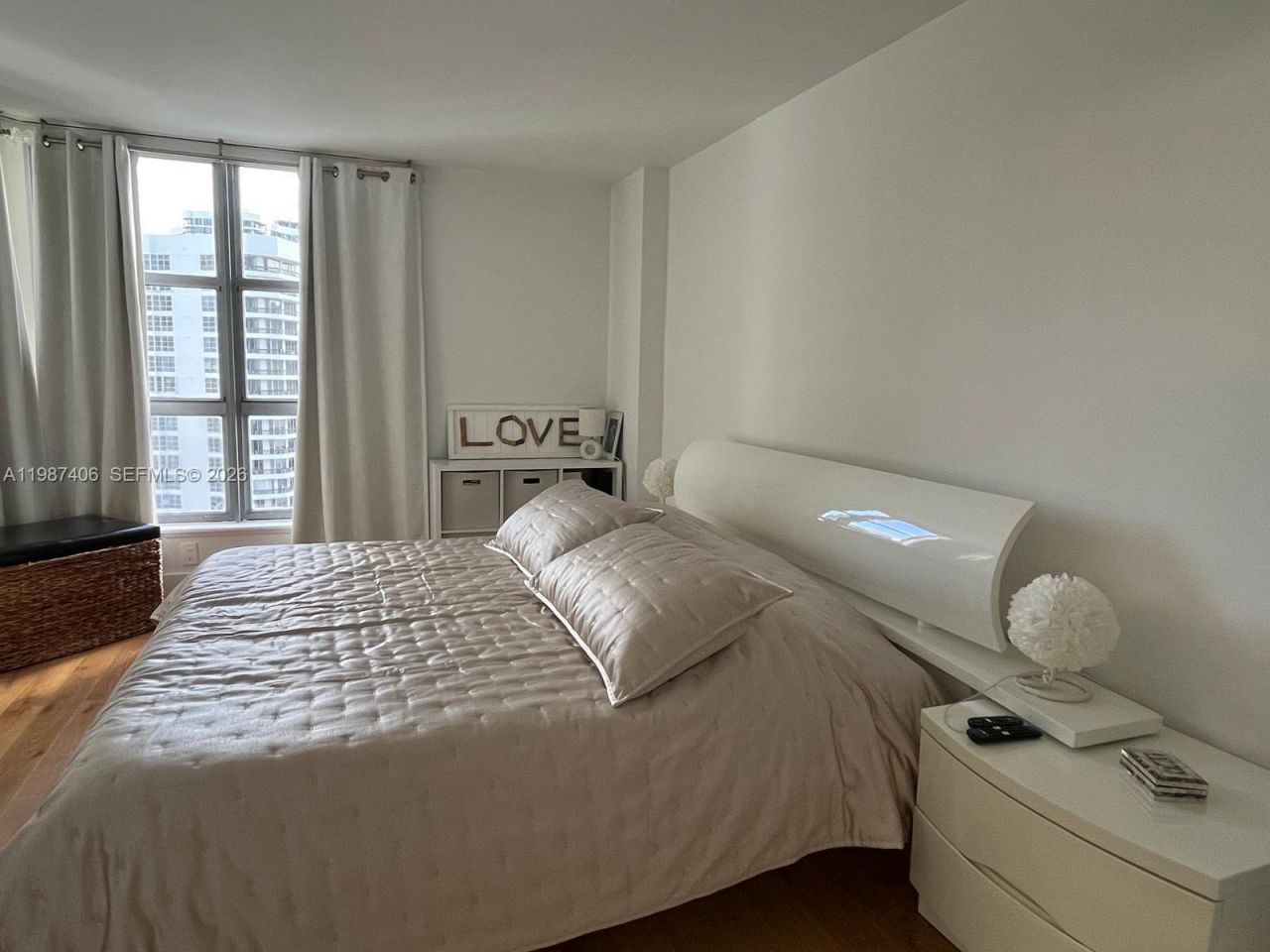 3530 Mystic Pointe Dr, Unit 1412, Aventura, FL 33180 Photo