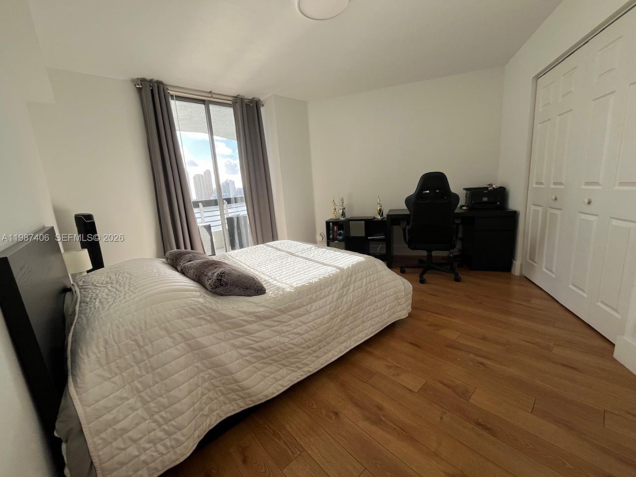 3530 Mystic Pointe Dr, Unit 1412, Aventura, FL 33180 Photo