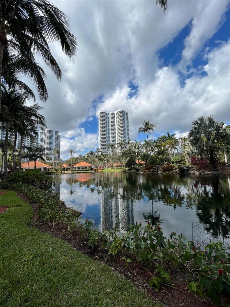 3530 Mystic Pointe Dr, Unit 1412, Aventura, FL 33180 Photo