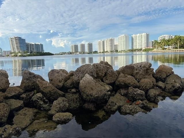3530 Mystic Pointe Dr, Unit 1412, Aventura, FL 33180 Photo