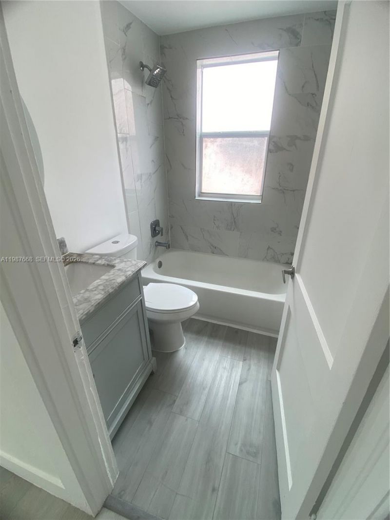 1552 SW 2nd St, Unit 12, Miami, FL 33135 Photo