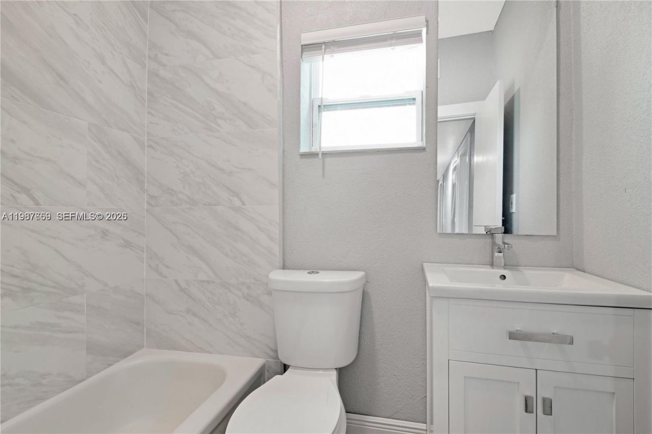 327 SW 20th St, Unit 2, Fort Lauderdale, FL 33315 Photo