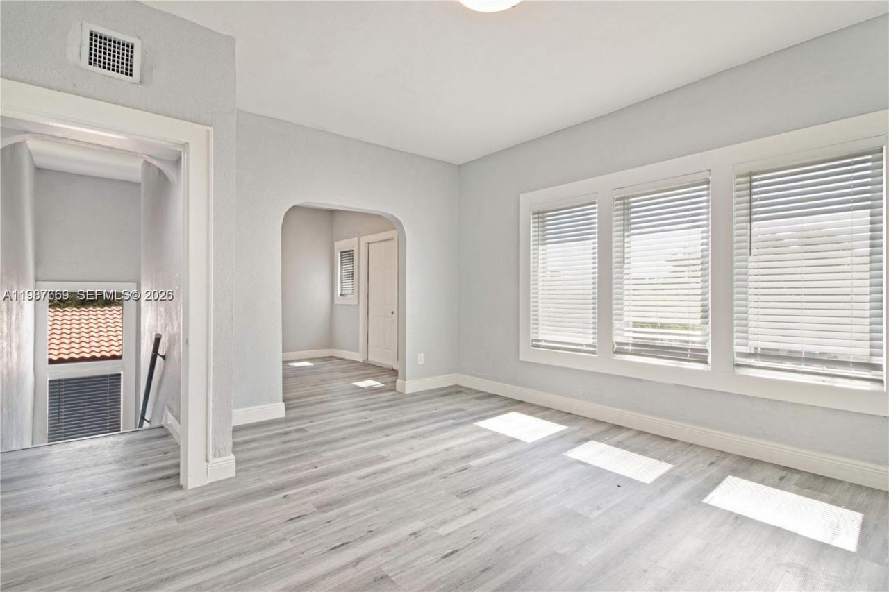 327 SW 20th St, Unit 2, Fort Lauderdale, FL 33315 Photo