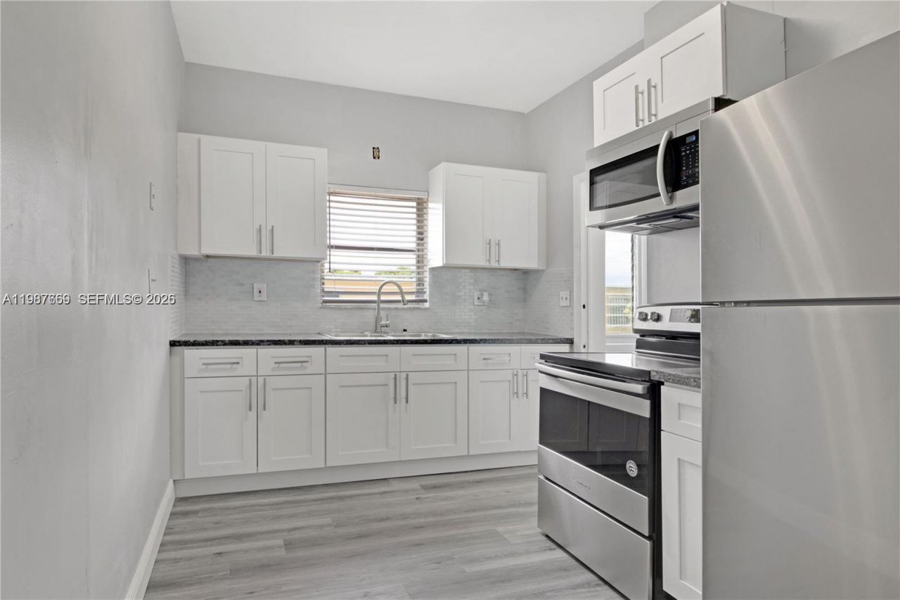 327 SW 20th St, Unit 2, Fort Lauderdale, FL 33315 Photo