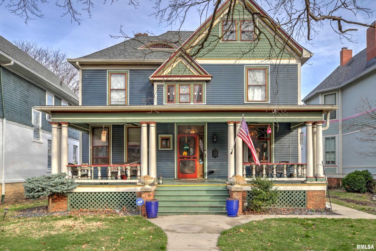 1419 W Moss Avenue, Peoria, IL 61606 Main Photo