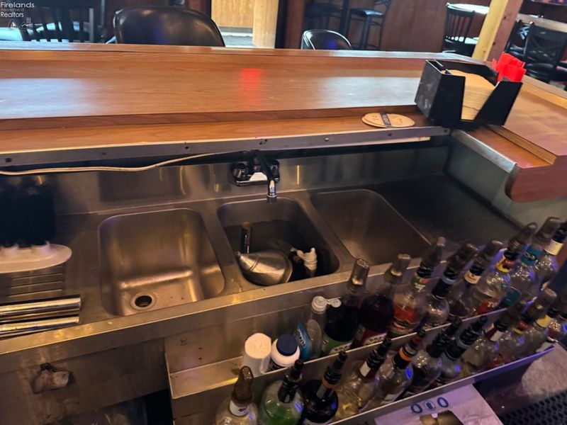 41573 N Ridge Road, Elyria, OH 44035 Photo 17