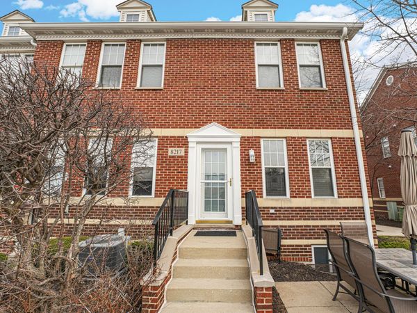 8217 Lincoln Avenue , Skokie, IL 60077