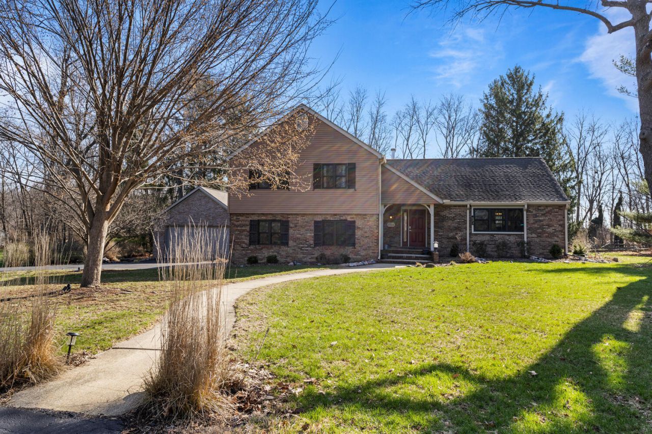 1506 Woodfield Drive, Mahomet, IL 61853 Main Photo