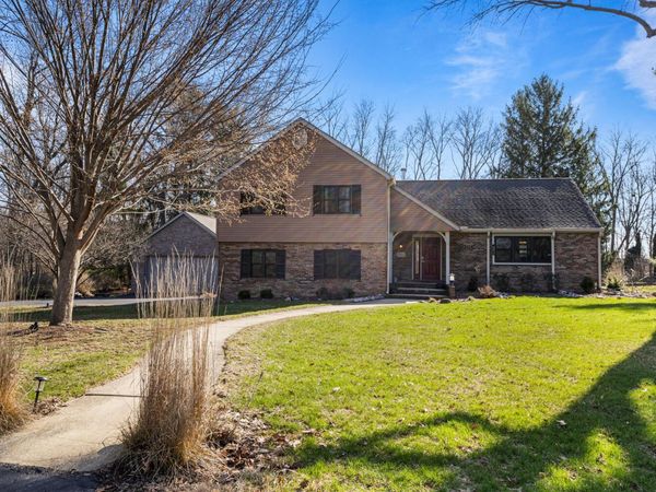 1506 WOODFIELD Drive, Mahomet, IL 61853