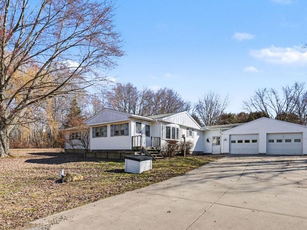 14192 Pine Lake Avenue NE, Cedar Springs, MI 49319