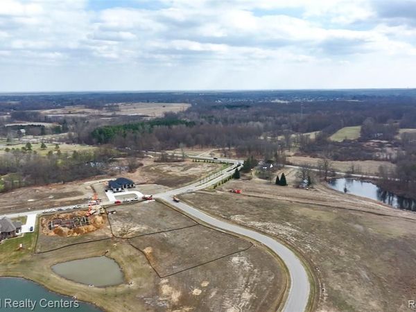 1637 Vista Drive, Oakland Twp, MI 48363