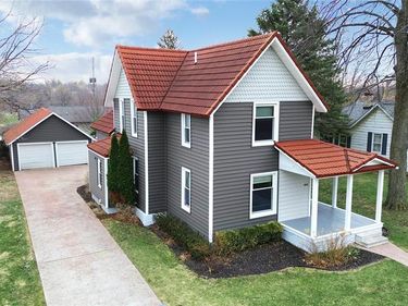 404 N Adelaide Street, Fenton, MI 48430