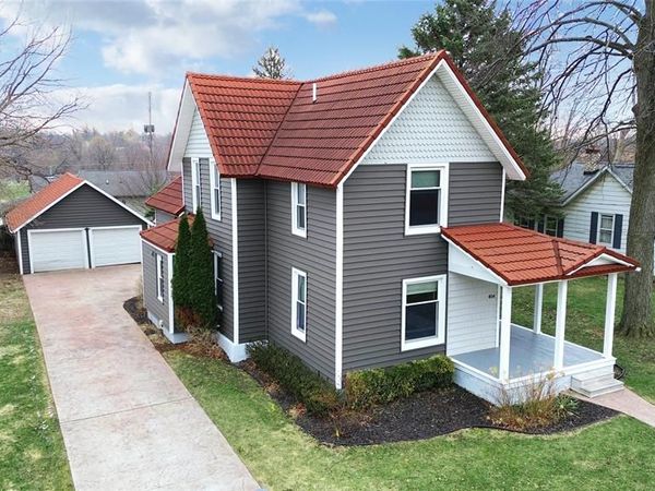 404 N Adelaide Street, Fenton, MI 48430