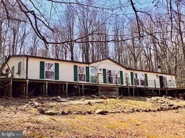 1956 ECHO VALLEY ROAD, EAST EARL, PA 17519