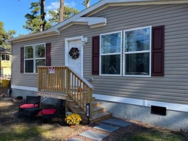 203 BLUE JAY ROAD , BROWNS MILLS, NJ 08015