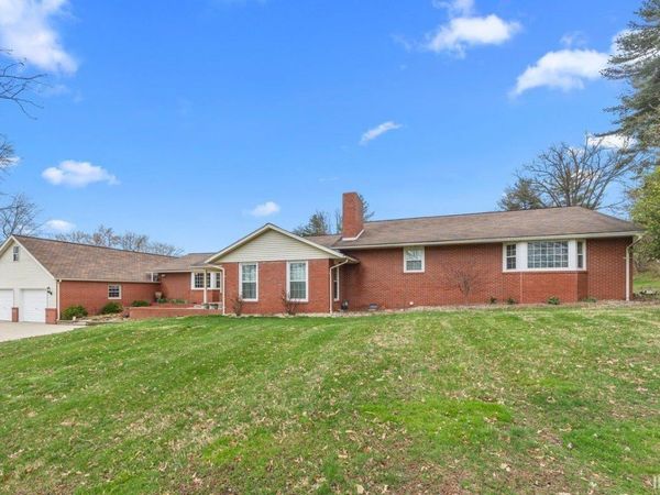 303 S Washington Street, Huntingburg, IN 47542