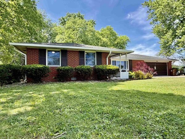 7889 S Ladoga Road, Ladoga, IN 47965