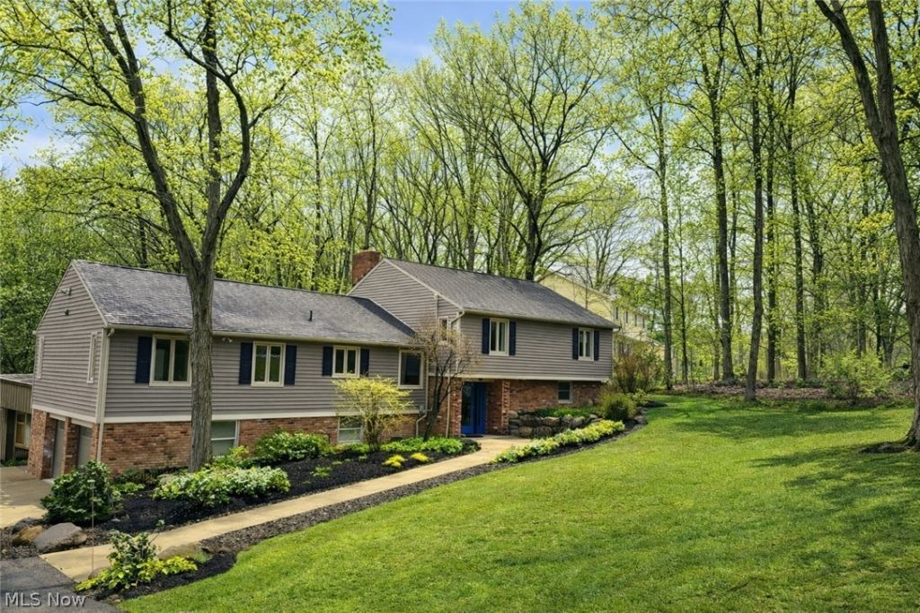 633 Coy Lane , Russell, OH 44022 Main Photo