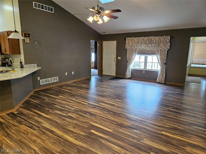 2585 Barnstone Avenue SW, Canton, OH 44706 Photo 4