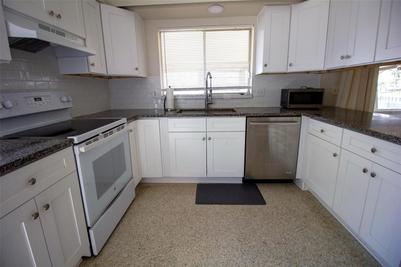 3900 14th Lane Ne, Saint Petersburg, FL 33703 Photo
