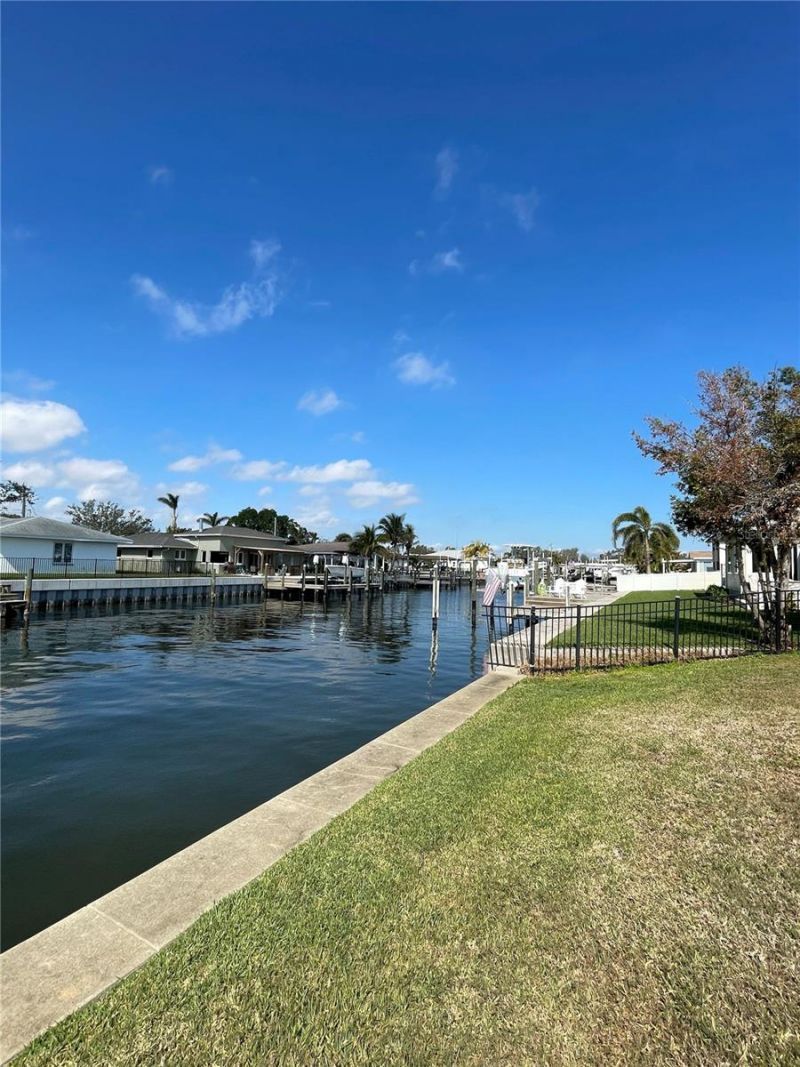 3900 14th Lane Ne, Saint Petersburg, FL 33703 Photo