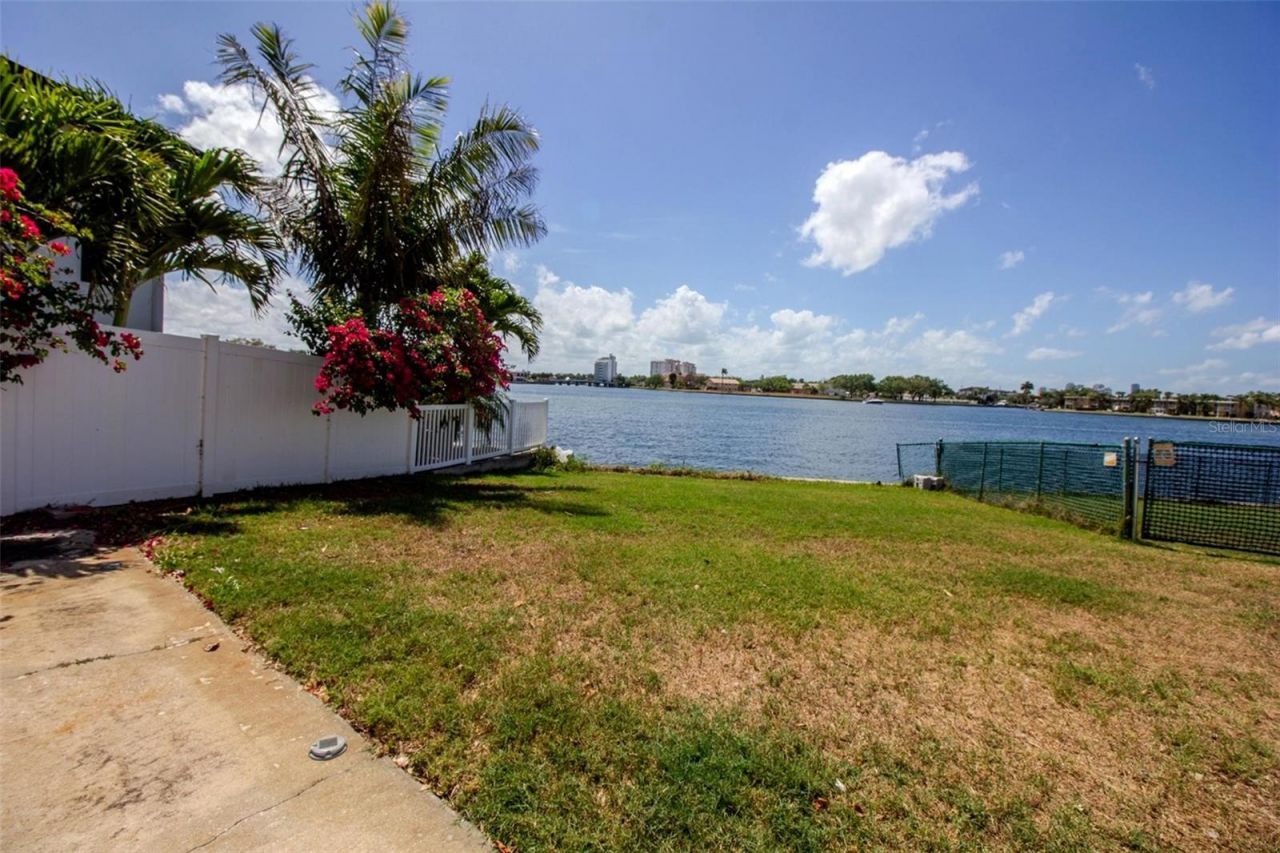 3900 14th Lane Ne, Saint Petersburg, FL 33703 Photo