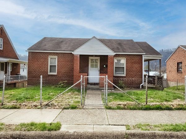 734 Lincoln Ave, Springdale, PA 15144