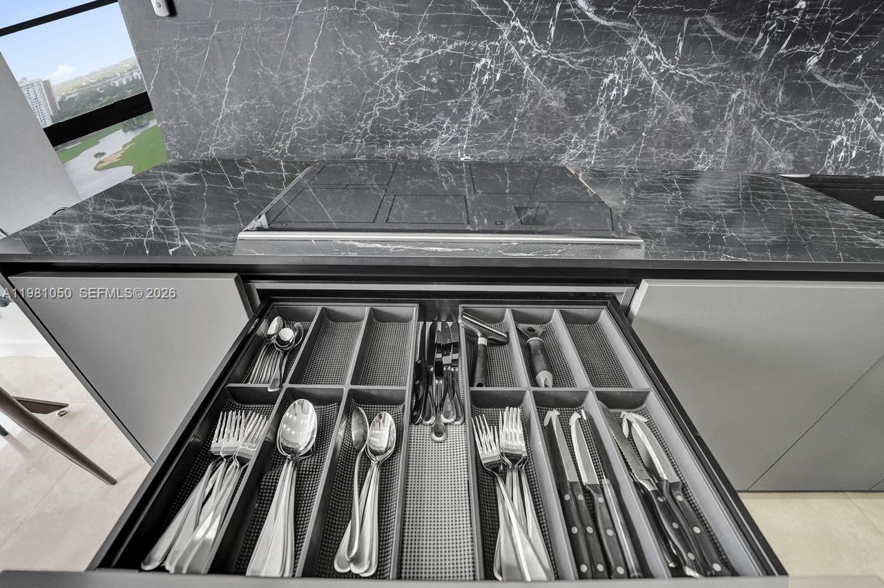 20281 E Country Club Dr, Unit 2209, Aventura, FL 33180 Photo