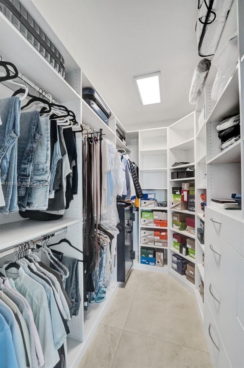 20281 E Country Club Dr, Unit 2209, Aventura, FL 33180 Photo