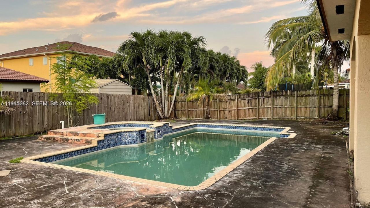 15579 SW 10th Ln , Miami, FL 33194 Photo