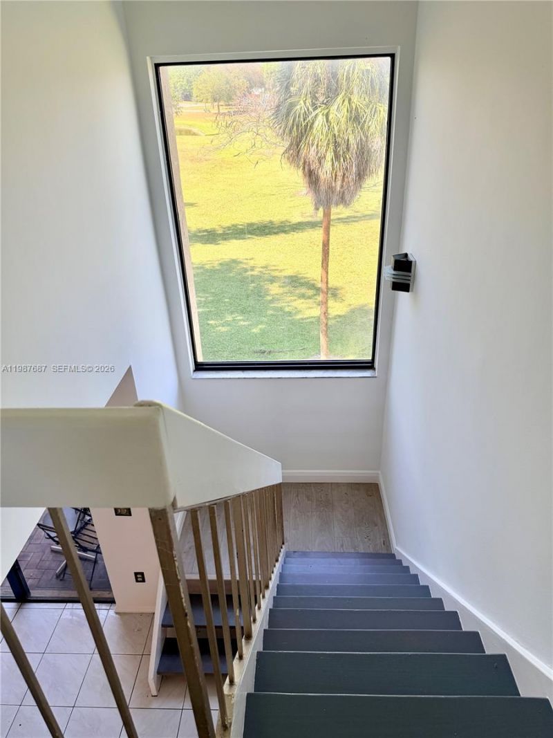 281 W Park Dr , Unit 8-14, Miami, FL 33172 Photo