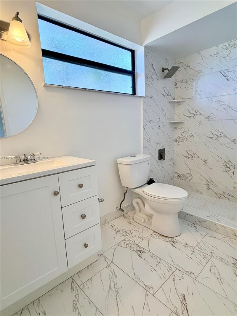 281 W Park Dr , Unit 8-14, Miami, FL 33172 Photo