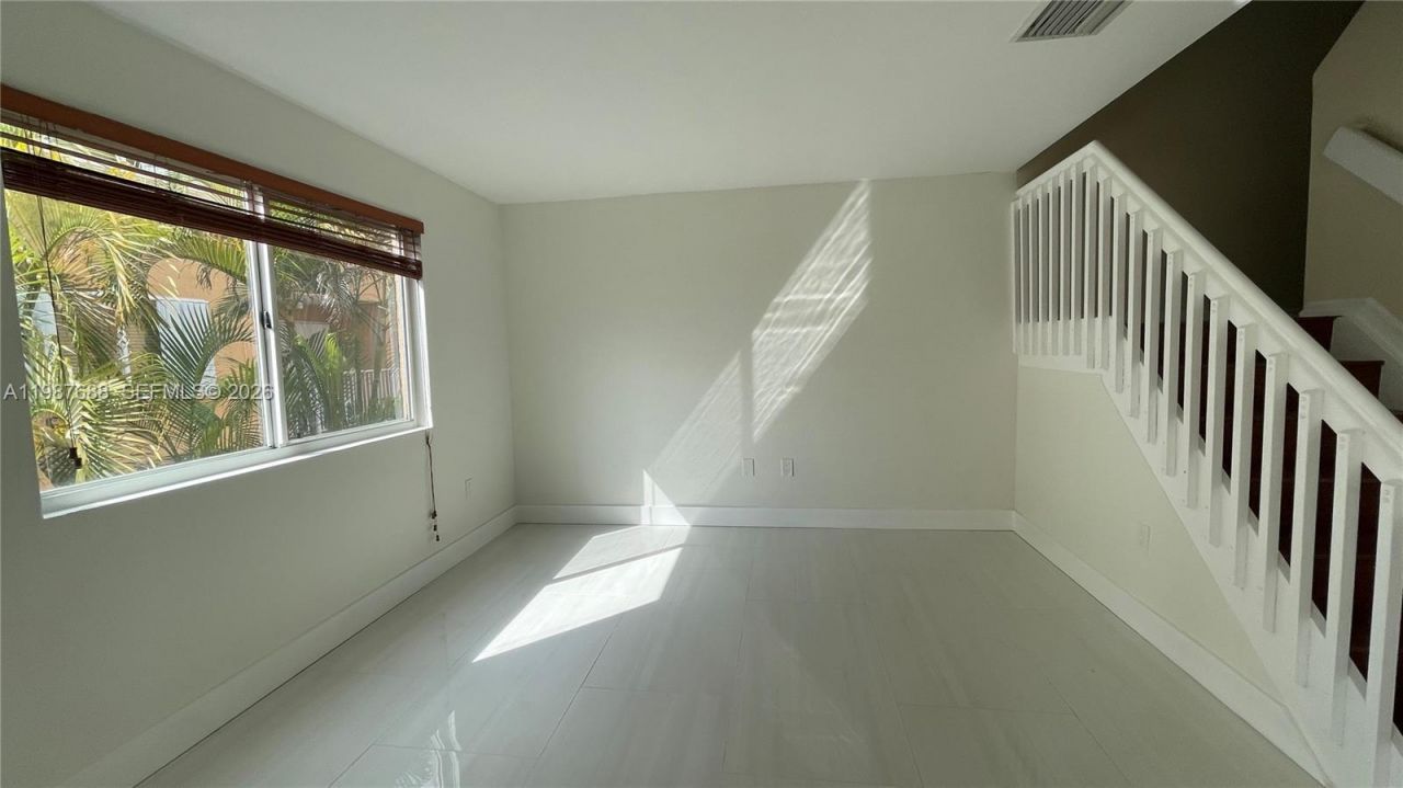 6205 Kendale Lakes Cir , Unit 288, Miami, FL 33183 Photo