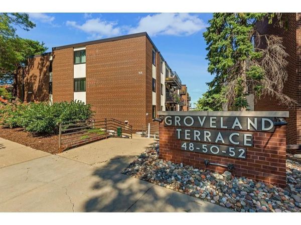 48 Groveland Terrace, Unit 414, Minneapolis, MN 55403