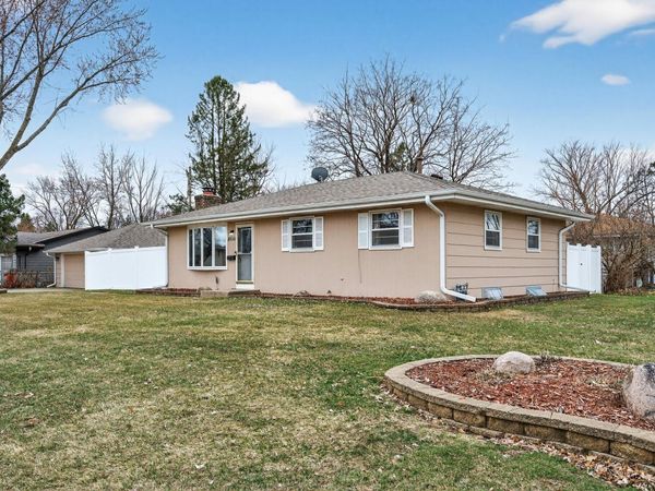 8806 18th Avenue S, Bloomington, MN 55425