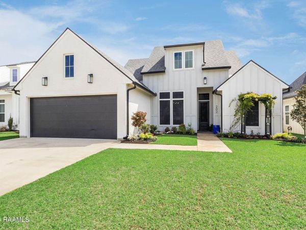 202 Amsterdam Avenue , Youngsville, LA 70592