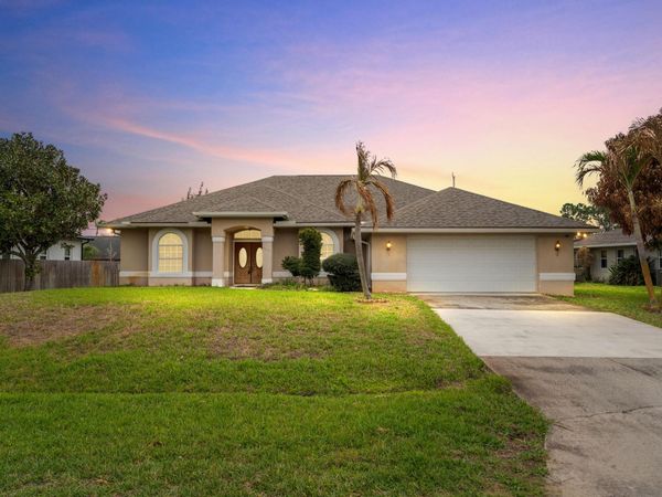 2583 SW Kenilworth Street, Port St. Lucie, FL 34953