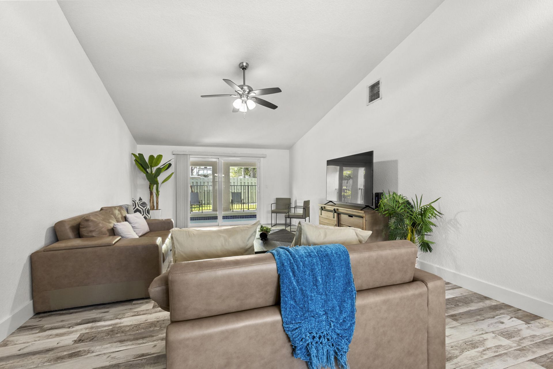 944 Hansen Street, West Palm Beach, FL 33405 Photo