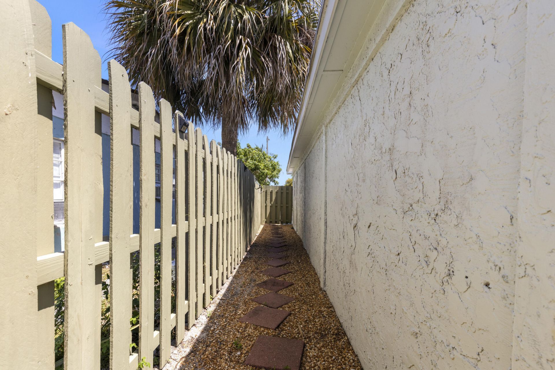 944 Hansen Street, West Palm Beach, FL 33405 Photo