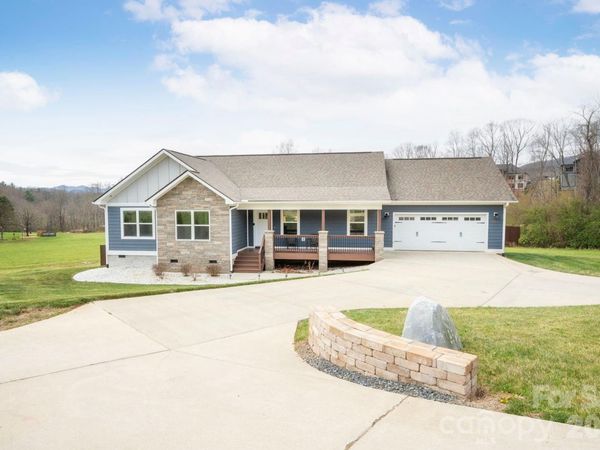 311 Hookers Gap Road , Candler, NC 28715