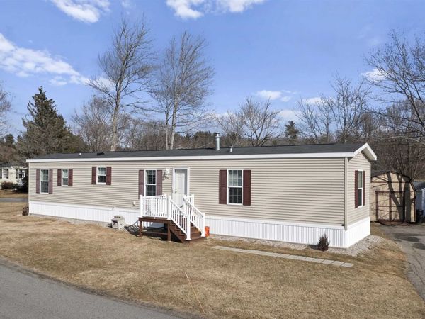 53 Seabreeze Drive, North Hampton, NH 03862