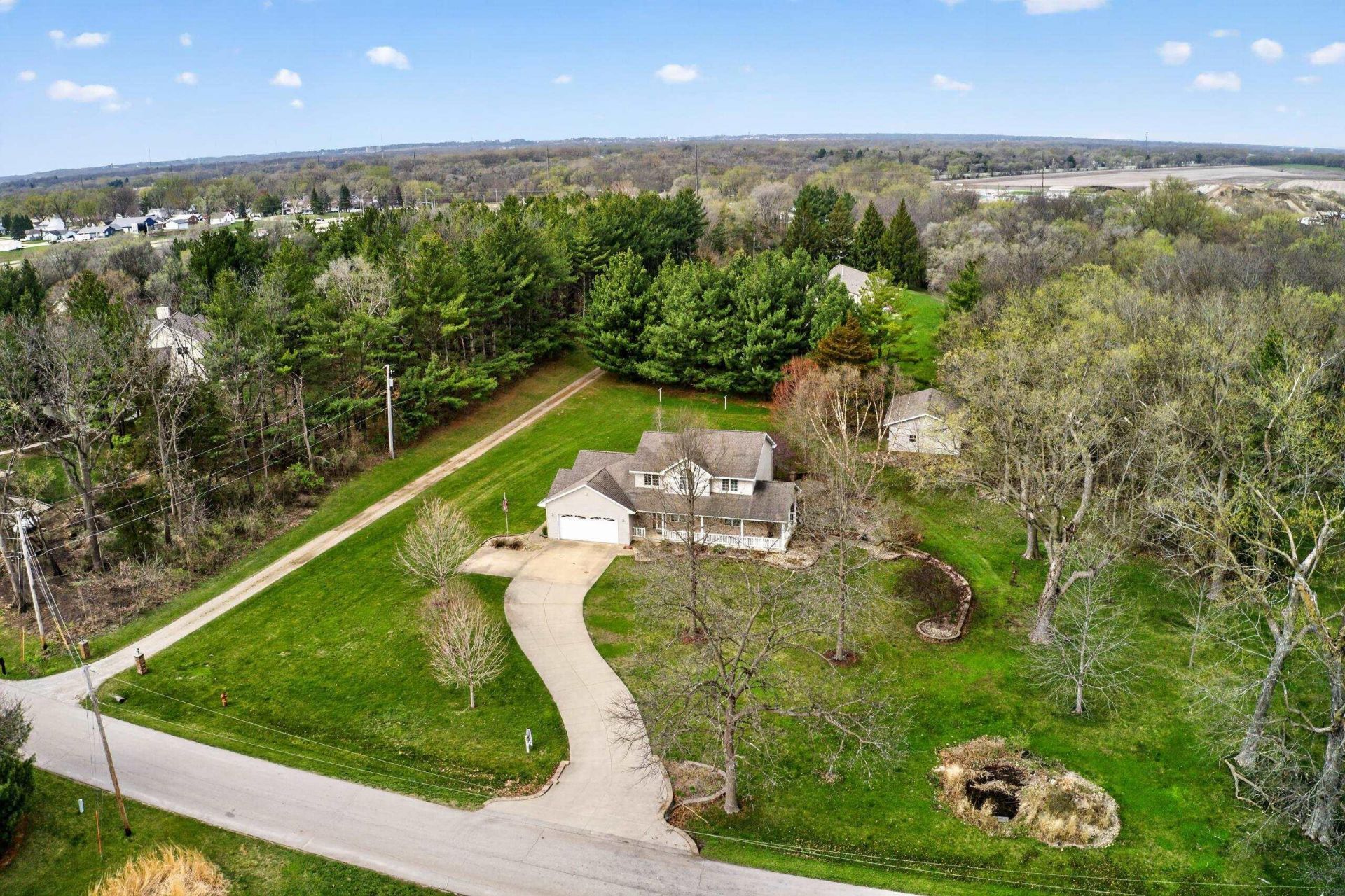 500 Douglass Road, Waterloo, IA 50703 Main Photo
