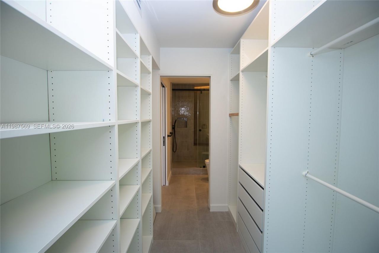 2899 Collins Ave, Unit 1422, Miami Beach, FL 33140 Photo