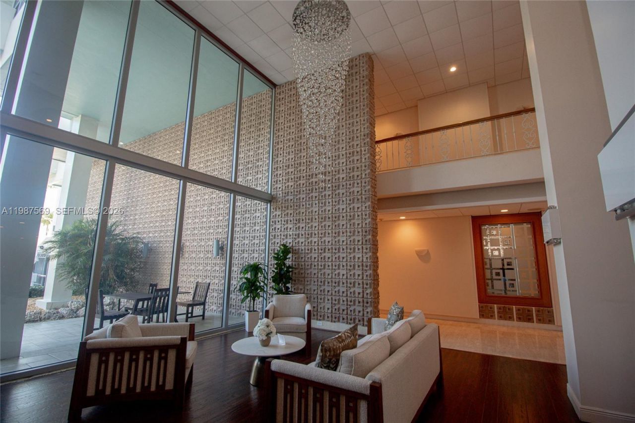 2899 Collins Ave, Unit 1422, Miami Beach, FL 33140 Photo