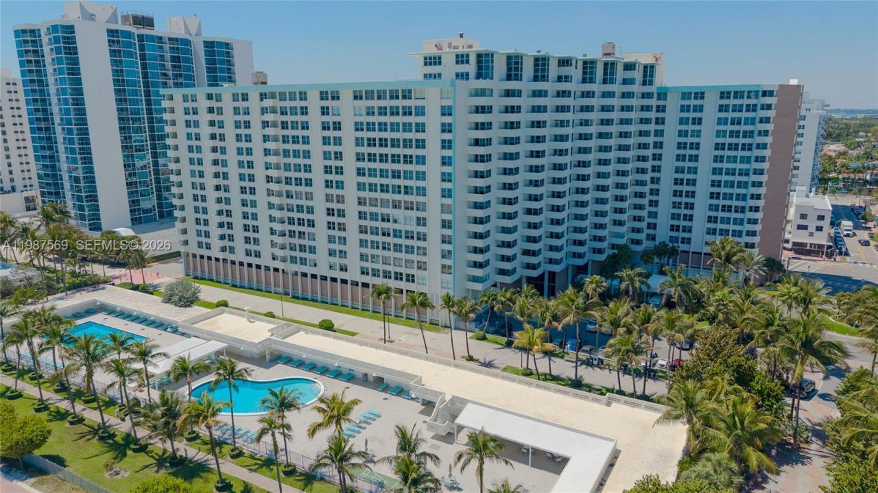 2899 Collins Ave, Unit 1422, Miami Beach, FL 33140 Photo